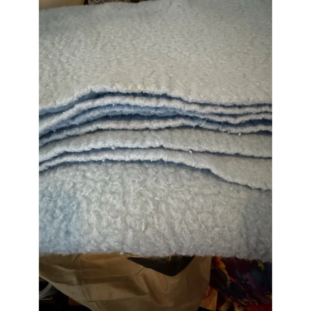 VTG Light Blue 100% Acrylic Thermal Blanket Satin Trimmed Edges 64 X 88 EUC